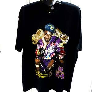 Kobe Bryant Los Angeles Lakers Championship Rings Graphic T-Shirt